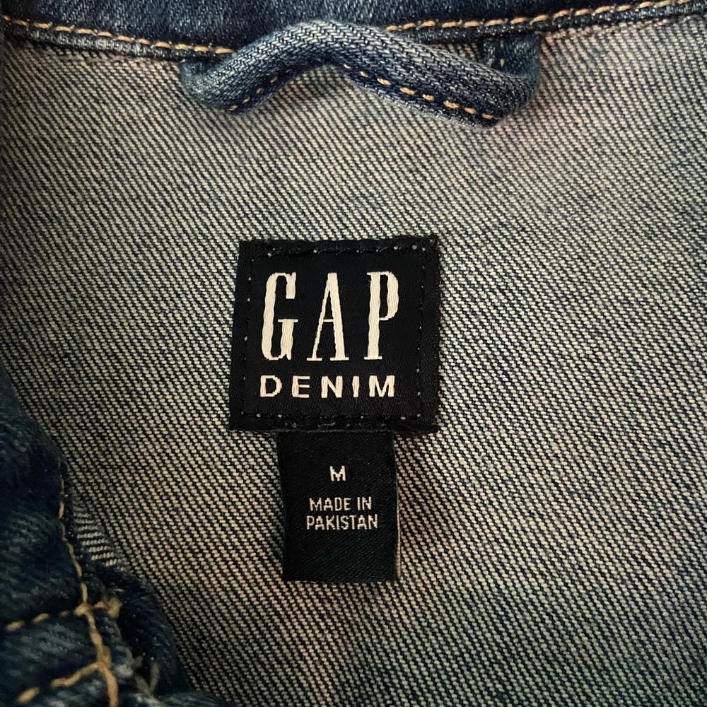 Gap Kids Puff Sleeve Denim Jacket - Medium - Picture 3 of 3